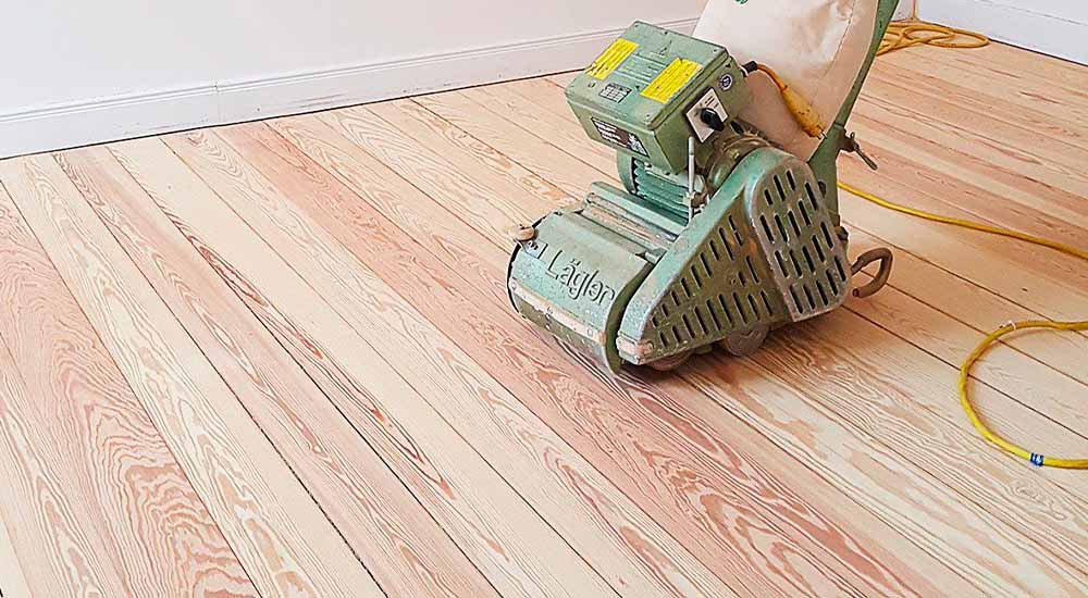 Como restaurar los pisos de madera - lijar